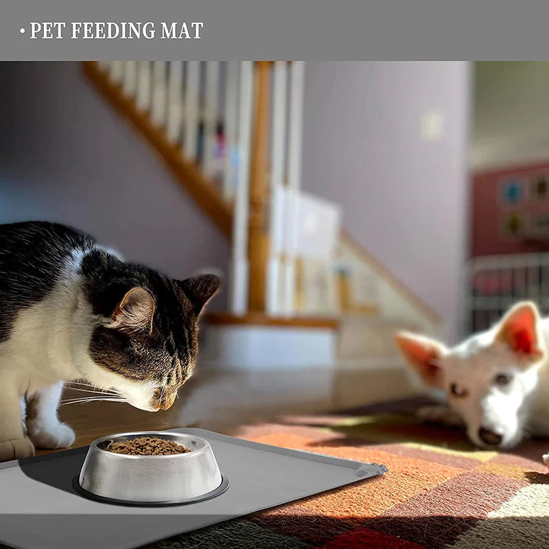Spill-Proof Silicone Pet Feeding Mat — Anti-Slip Waterproof Tray for Dog & Cat Bowls
