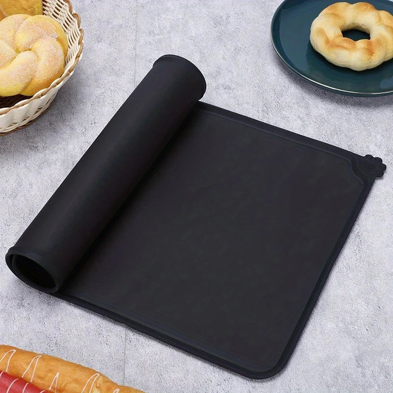 Spill-Proof Silicone Pet Feeding Mat — Anti-Slip Waterproof Tray for Dog & Cat Bowls
