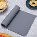 Spill-Proof Silicone Pet Feeding Mat — Anti-Slip Waterproof Tray for Dog & Cat Bowls