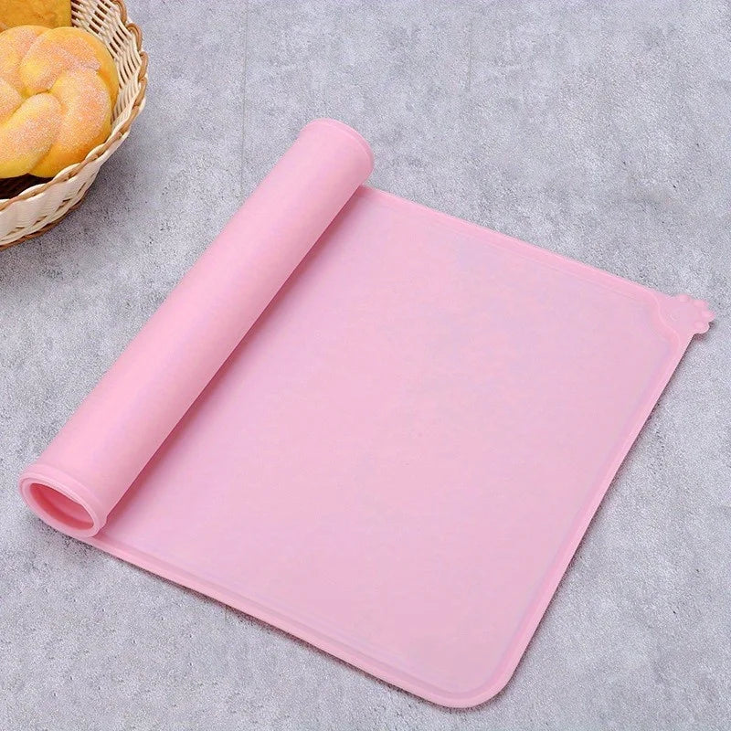Spill-Proof Silicone Pet Feeding Mat — Anti-Slip Waterproof Tray for Dog & Cat Bowls